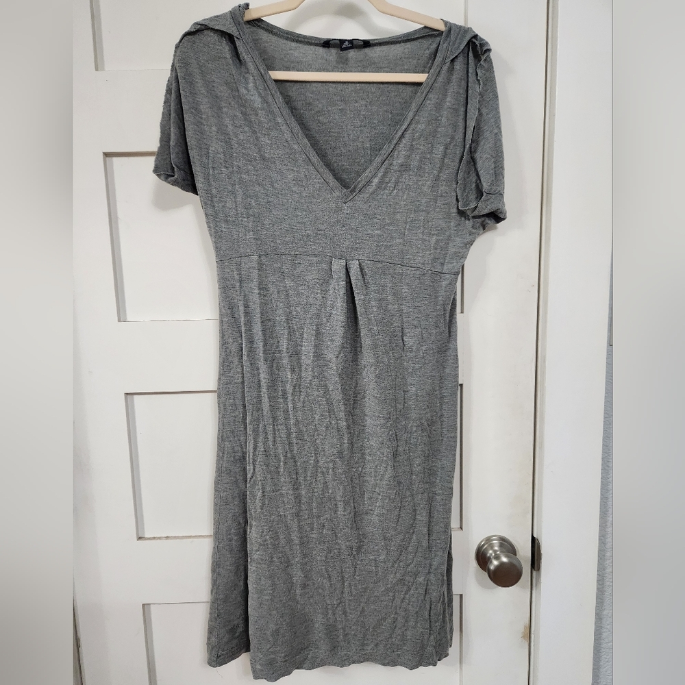 Banana Republic Gray V-Neck Cap Sleeve Dress, Size M
